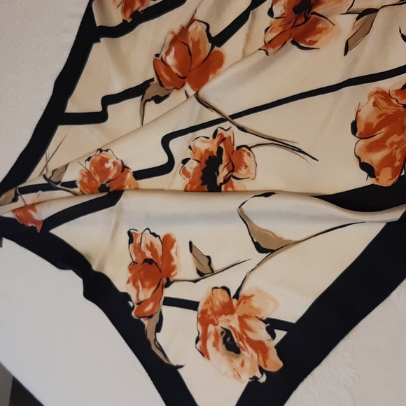 Silk scarf - Picture 3 of 4